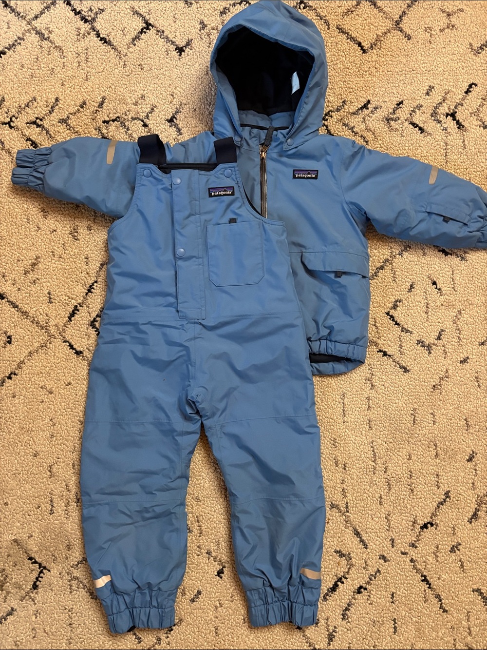 Patagonia Kids Snow Jacket and Bibs 3T EUC